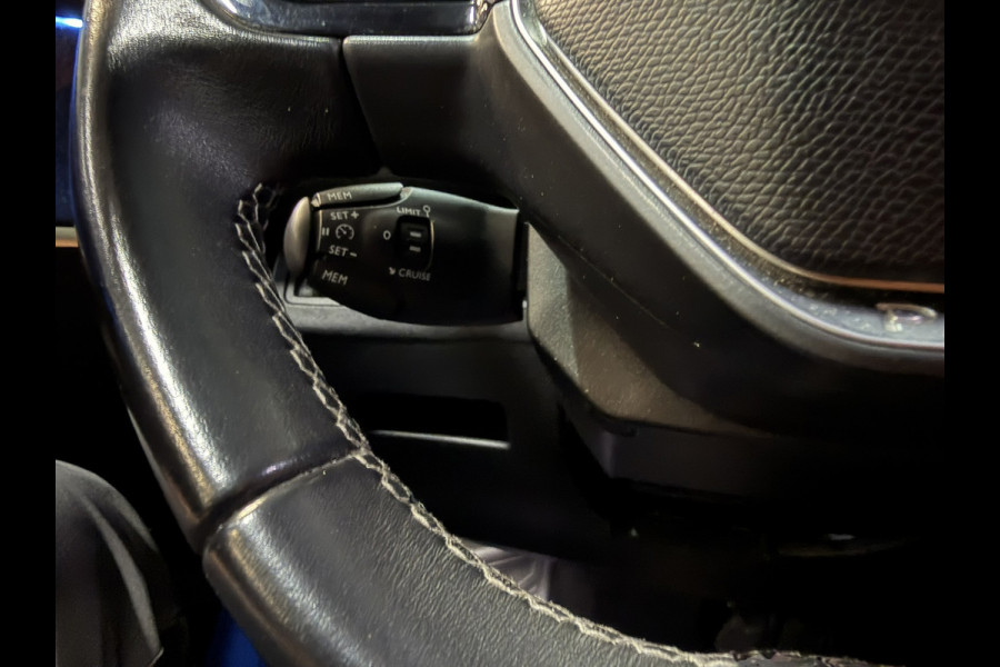 Peugeot 3008 1.6 e-THP Allure | 2018 | Automaat | Digitale Cockpit | Keyless | CarPlay | Navi | Sfeerverlichting | LED | Rijklaar