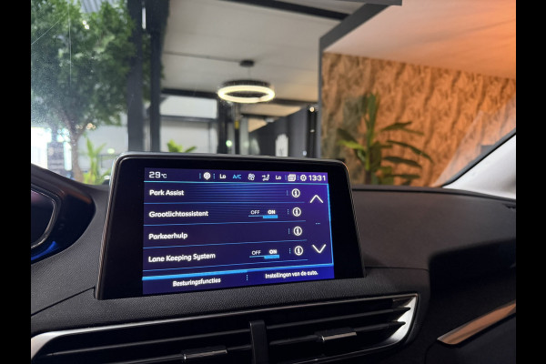 Peugeot 3008 1.6 e-THP Allure | 2018 | Automaat | Digitale Cockpit | Keyless | CarPlay | Navi | Sfeerverlichting | LED | Rijklaar