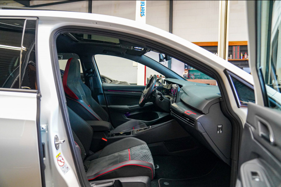 Volkswagen Golf 2.0 TSI GTI | Stuurwiel verwarming | Lane Assist | Clubsport | Camera