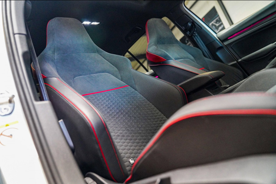 Volkswagen Golf 2.0 TSI GTI | Stuurwiel verwarming | Lane Assist | Clubsport | Camera