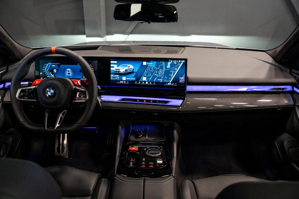 BMW 5 Serie Touring M5 *Bowers & Wilkins / M-Driver's Package / Stoelventilatie / Panorama / Carbon in- exterieur / Surround-View*