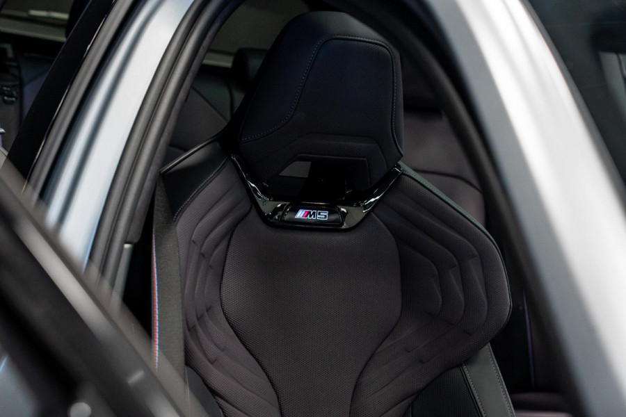 BMW 5 Serie Touring M5 *Bowers & Wilkins / M-Driver's Package / Stoelventilatie / Panorama / Carbon in- exterieur / Surround-View*