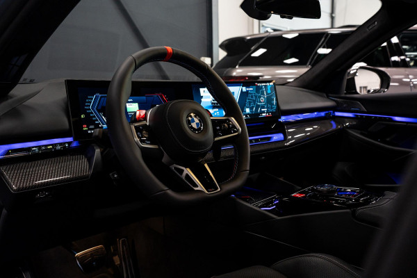 BMW 5 Serie Touring M5 *Bowers & Wilkins / M-Driver's Package / Stoelventilatie / Panorama / Carbon in- exterieur / Surround-View*