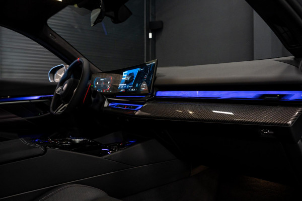 BMW 5 Serie Touring M5 *Bowers & Wilkins / M-Driver's Package / Stoelventilatie / Panorama / Carbon in- exterieur / Surround-View*