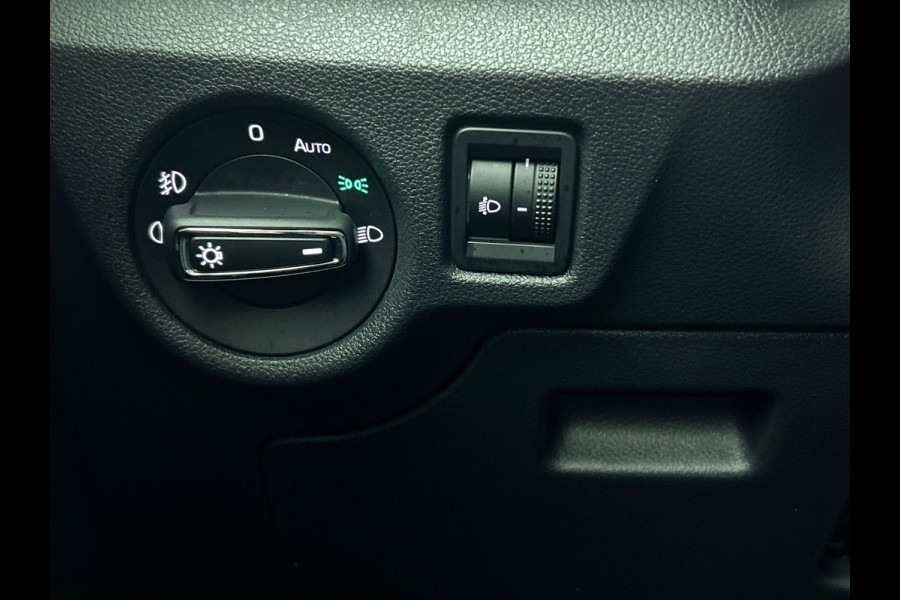Škoda Kamiq 1.0 TSI Business Edition DSG Navigatie Apple Carplay/ Android Auto Camera Parkeersensoren Cruise Control Climate control LED Keyless