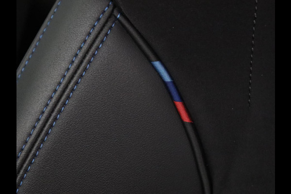 BMW X1 xDrive25e M Sport | SOH 93,3% | Adaptive cruise | Massage | Sportstoelen | Keyless | Stuurverwarming | Leder/Alcantara | Live Cockpit | Camera | Stoelverwarming | Adaptief LED | PHEV | Plug In