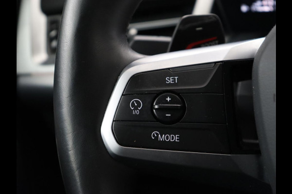 BMW X1 xDrive25e M Sport | SOH 93,3% | Adaptive cruise | Massage | Sportstoelen | Keyless | Stuurverwarming | Leder/Alcantara | Live Cockpit | Camera | Stoelverwarming | Adaptief LED | PHEV | Plug In