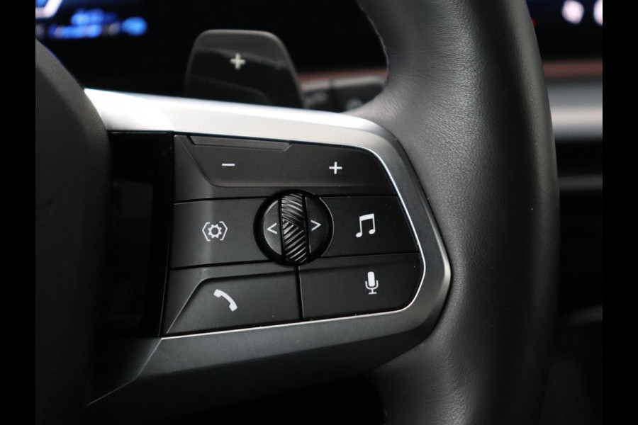 BMW X1 xDrive25e M Sport | SOH 93,3% | Adaptive cruise | Massage | Sportstoelen | Keyless | Stuurverwarming | Leder/Alcantara | Live Cockpit | Camera | Stoelverwarming | Adaptief LED | PHEV | Plug In