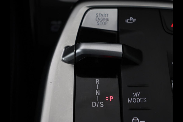 BMW X1 xDrive25e M Sport | SOH 93,3% | Adaptive cruise | Massage | Sportstoelen | Keyless | Stuurverwarming | Leder/Alcantara | Live Cockpit | Camera | Stoelverwarming | Adaptief LED | PHEV | Plug In
