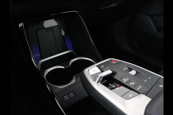 BMW X1 xDrive25e M Sport | SOH 93,3% | Adaptive cruise | Massage | Sportstoelen | Keyless | Stuurverwarming | Leder/Alcantara | Live Cockpit | Camera | Stoelverwarming | Adaptief LED | PHEV | Plug In