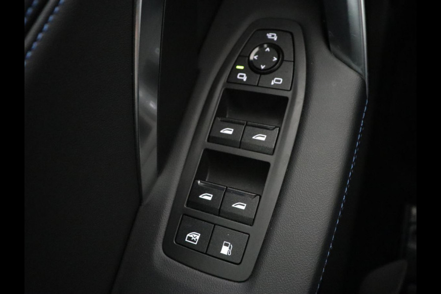 BMW X1 xDrive25e M Sport | SOH 93,3% | Adaptive cruise | Massage | Sportstoelen | Keyless | Stuurverwarming | Leder/Alcantara | Live Cockpit | Camera | Stoelverwarming | Adaptief LED | PHEV | Plug In