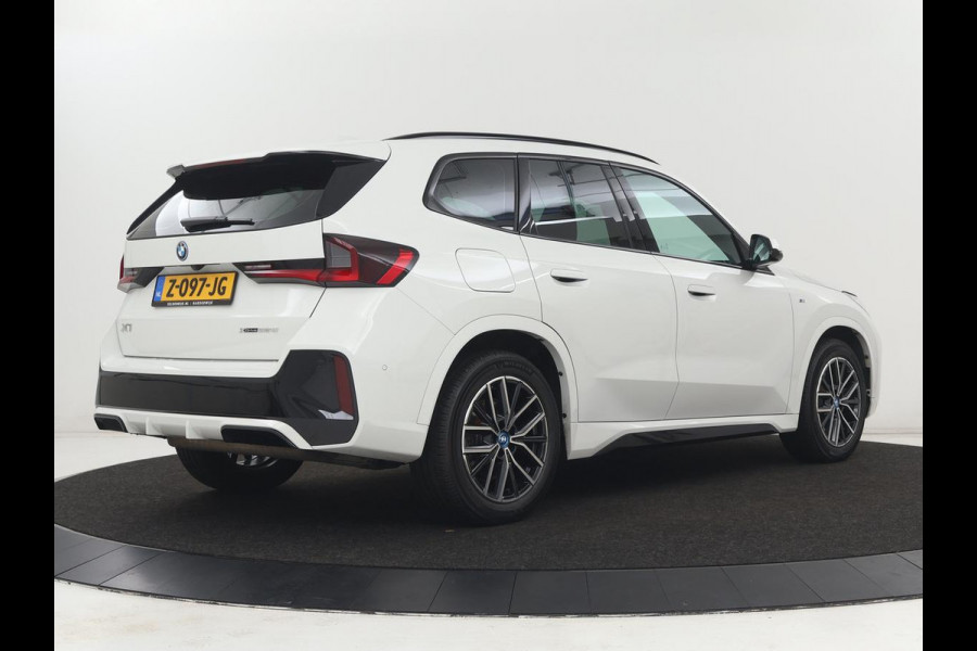 BMW X1 xDrive25e M Sport | SOH 93,3% | Adaptive cruise | Massage | Sportstoelen | Keyless | Stuurverwarming | Leder/Alcantara | Live Cockpit | Camera | Stoelverwarming | Adaptief LED | PHEV | Plug In