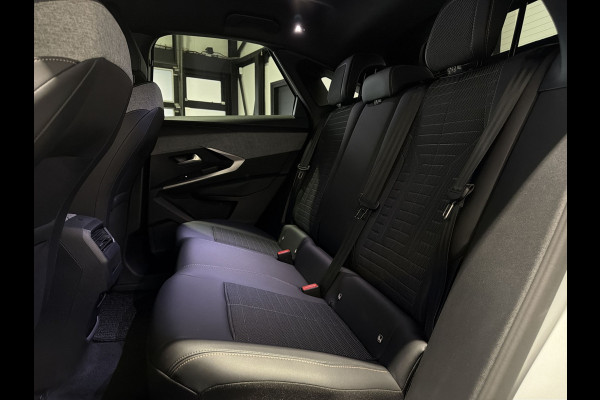 Peugeot E-3008 Allure 73 kWh | Panoramascherm | Keyless Entry & Start | Soh (batterijcheck) Waarde 96,5 %