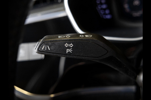 Audi Q3 35 TFSI 2x S-Line Edition / 150pk / Dodehoek herkenning /