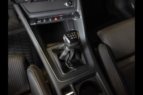 Audi Q3 35 TFSI 2x S-Line Edition / 150pk / Dodehoek herkenning /