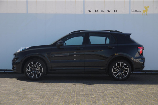 Lynk & Co 01 276PK Automaat Core / Adaptieve cruise control / Stoel - en stuurwielverarming / Parkeersensoren met camera / Apple carplay / Trekhaak / Metallic lak / 19" lichtmetalen velgen