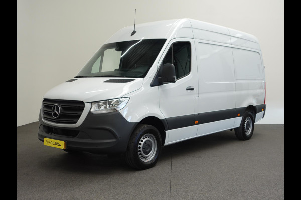 Mercedes-Benz Sprinter 315 CDI Automaat L2H2 PRO Airco MBUX Navigatie Adaptive Cruise Control Leder PDC VA + Camera Trekhaak 3500kg Comfortstoel