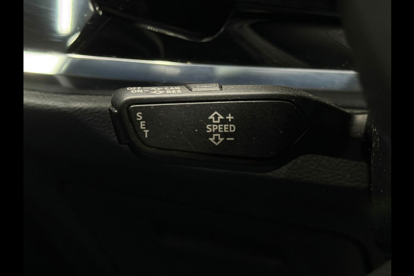 Audi RSQ3 2.5 TFSI Pano RS Zetels 360 Keyless