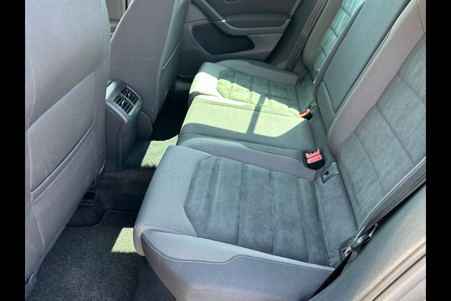 Volkswagen Golf 1.0 TSI Comfortline|TREKHAAK|ACC|LED|PDC|STOELMASSAGE|