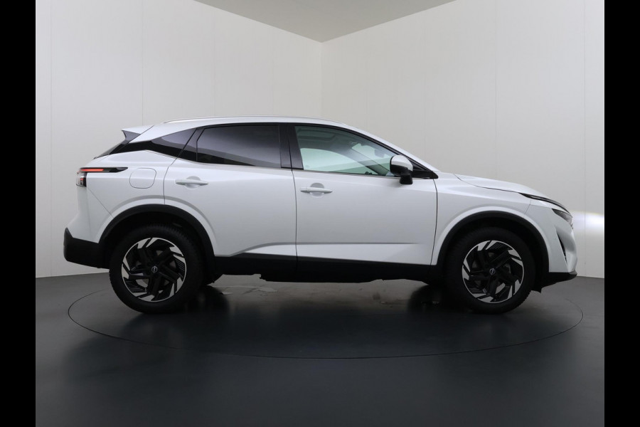 Nissan QASHQAI 1.3 MHEV Xtronic N-Connecta ONDERHOUD GEHAD BIJ DE DEALER | DIRECT LEVERBAAR | FABRIEKSGARANTIE | PANORAMADAK | VOORRUITVERWARMING | STOEL- & STUURVERWARMING | 360° CAMERA | DODEHOEKDETECTIE | HEAD-UP DISPLAY | ELEKTRISCHE ACHTERKLEP