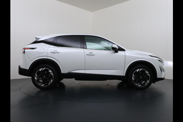 Nissan QASHQAI 1.3 MHEV Xtronic N-Connecta ONDERHOUD GEHAD BIJ DE DEALER | DIRECT LEVERBAAR | FABRIEKSGARANTIE | PANORAMADAK | VOORRUITVERWARMING | STOEL- & STUURVERWARMING | 360° CAMERA | DODEHOEKDETECTIE | HEAD-UP DISPLAY | ELEKTRISCHE ACHTERKLEP