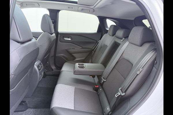 Nissan QASHQAI 1.3 MHEV Xtronic N-Connecta ONDERHOUD GEHAD BIJ DE DEALER | DIRECT LEVERBAAR | FABRIEKSGARANTIE | PANORAMADAK | VOORRUITVERWARMING | STOEL- & STUURVERWARMING | 360° CAMERA | DODEHOEKDETECTIE | HEAD-UP DISPLAY | ELEKTRISCHE ACHTERKLEP