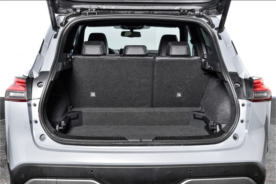 Nissan QASHQAI 1.3 MHEV Xtronic 158 PK Tekna Plus | Cold Pack | Pano | Trekhaak | Dig. Cockpit | Adapt. Cruise | Stoel-+stuurverw. | 360 Camera | Bose | NAV + App. Connect | Auto. Airco | LM 20" | Elek. Klep |