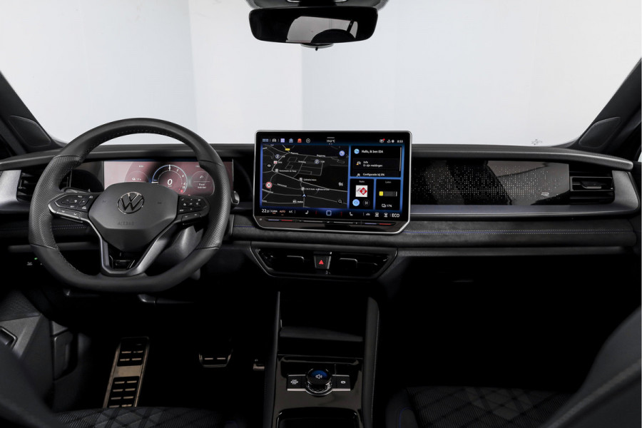 Volkswagen Tayron 1.5 eHybrid R-Line Edition | Black Style | 15 inch Navi | Elek. Trekhaak | IQ Light | HUD | S/K-Panodak | Dig. Cockpit | Adapt. Cruise | Stoel-+Stuurverw. | 360 Camera | NAV + App. Connect | ECC | Elek. Klep | LM 20" | 9294