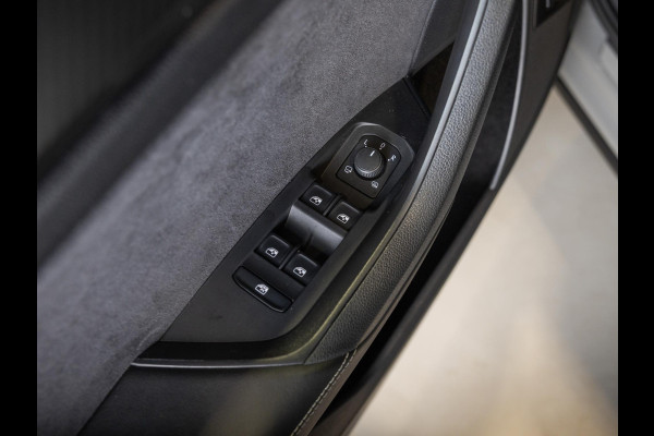 Škoda Kodiaq 2.0 TSI 4x4 Sportline Business / 190pk / Trekhaak / Achteruitrij camera / Stoelverwarming /