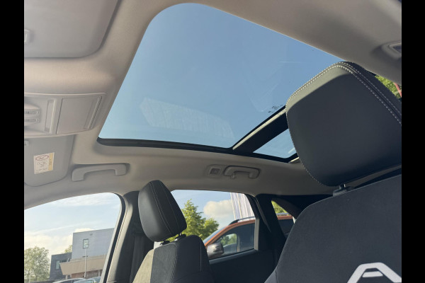 Ford Kuga 2.5 FHEV Active X 190pk | Wegklapbare trekhaak | Panoramadak | Winter Pack | AGR-stoelen | Head up Display | LED |  Camera