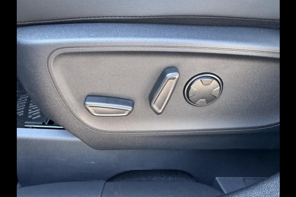 Ford Kuga 2.5 FHEV Active X 190pk | Wegklapbare trekhaak | Panoramadak | Winter Pack | AGR-stoelen | Head up Display | LED |  Camera
