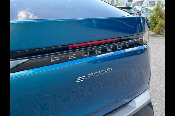Peugeot E-3008 Allure 73kWh | Adaptive cruise | AppleCarPlay | Warmtepomp