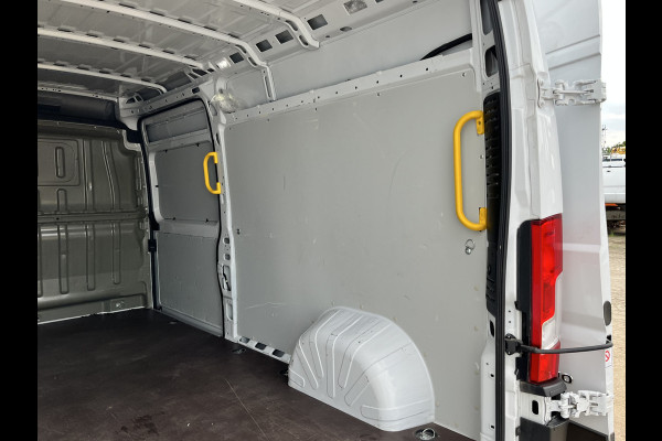 Opel Movano 2.2 HDI 140PK Airco Cruise Control Lane Assist Camera Parkeersensoren Achter Bluetooth