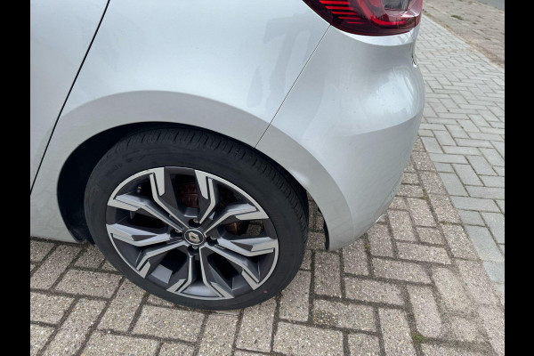 Renault Clio 1.0 TCe Intens 100pk | Navigatie | Pack Style | Trekhaak Afneembaar