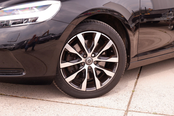 Volvo V40 1.5 T3 Dynamic Edition | Trekhaak | LED | Navi | Climate | Cruise | Stoelverwarming