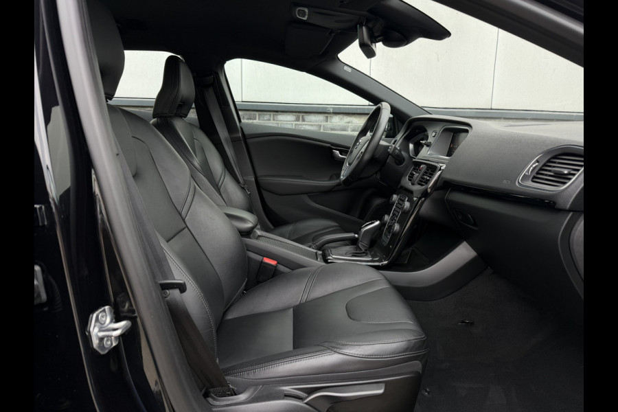 Volvo V40 1.5 T3 Dynamic Edition | Trekhaak | LED | Navi | Climate | Cruise | Stoelverwarming