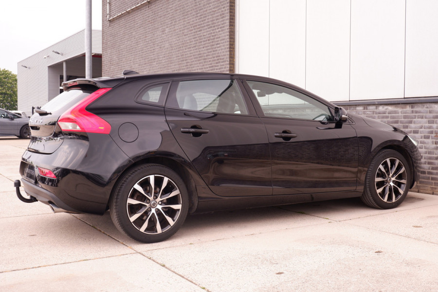 Volvo V40 1.5 T3 Dynamic Edition | Trekhaak | LED | Navi | Climate | Cruise | Stoelverwarming