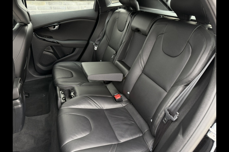 Volvo V40 1.5 T3 Dynamic Edition | Trekhaak | LED | Navi | Climate | Cruise | Stoelverwarming