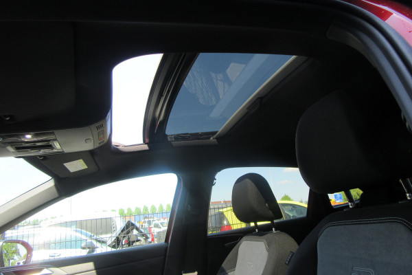 Volkswagen Taigo 1.5 TSI DSG R-Line Black Style, Panoramadak, Matrix, Trekhaak