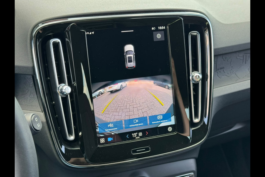 Volvo XC40 Recharge Core 70 kWh | Apple Carplay/Android Auto | Camera