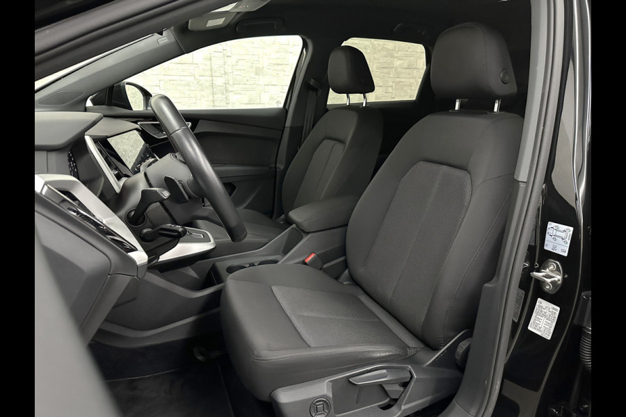Audi Q4 e-tron 45 Quattro S-Line 77 / 82 kWh | ACC | Matrix-LED | Keyless-Entry | Standkachel | Carplay | 27150,= exc. btw | Lane Assist | 3-Zone Clima | Stoelverwarming | Getint Glas | Autom. Parkeren | Virtual Cockpit |