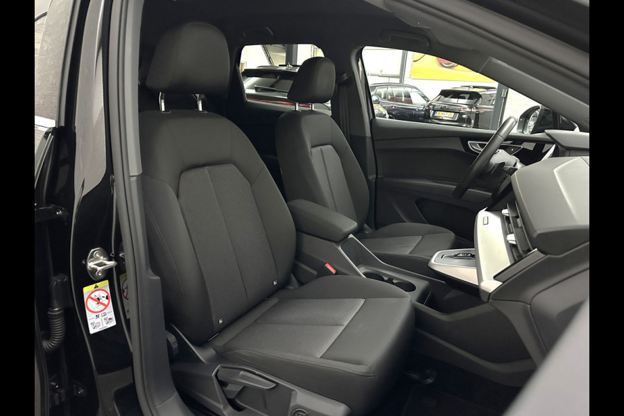 Audi Q4 e-tron 45 Quattro S-Line 77 / 82 kWh | ACC | Matrix-LED | Keyless-Entry | Standkachel | Carplay | 27150,= exc. btw | Lane Assist | 3-Zone Clima | Stoelverwarming | Getint Glas | Autom. Parkeren | Virtual Cockpit |
