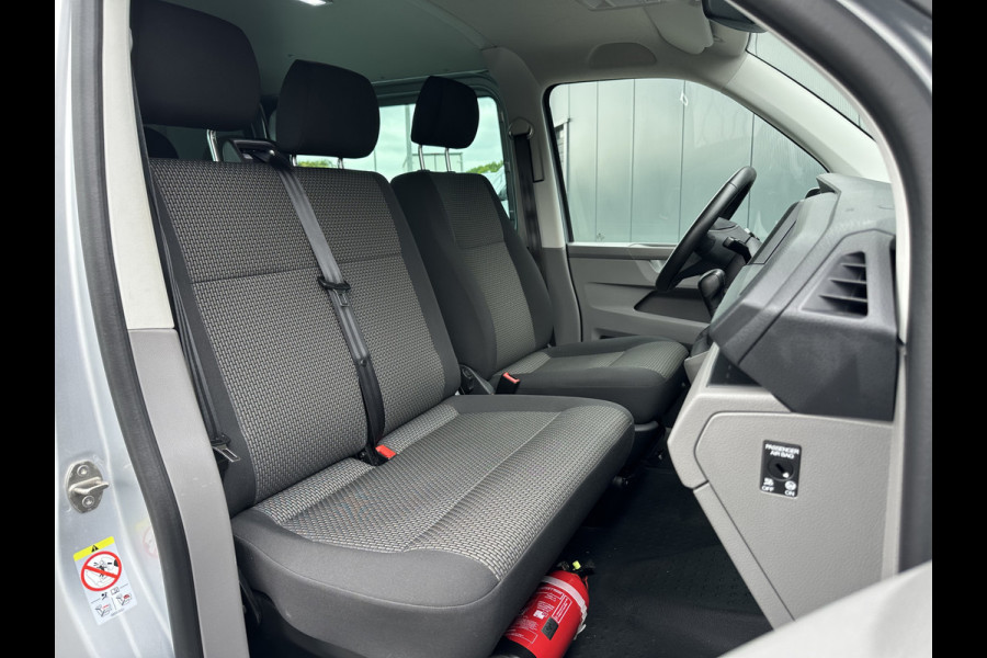 Volkswagen Transporter 2.0 TDI 150 PK DSG AUTOMAAT HIGLINE / ** 19.778 KM ** / DUBBELE CABINE / ADAPTIVE CRUISE / TREKHAAK / 6 PERSOONS