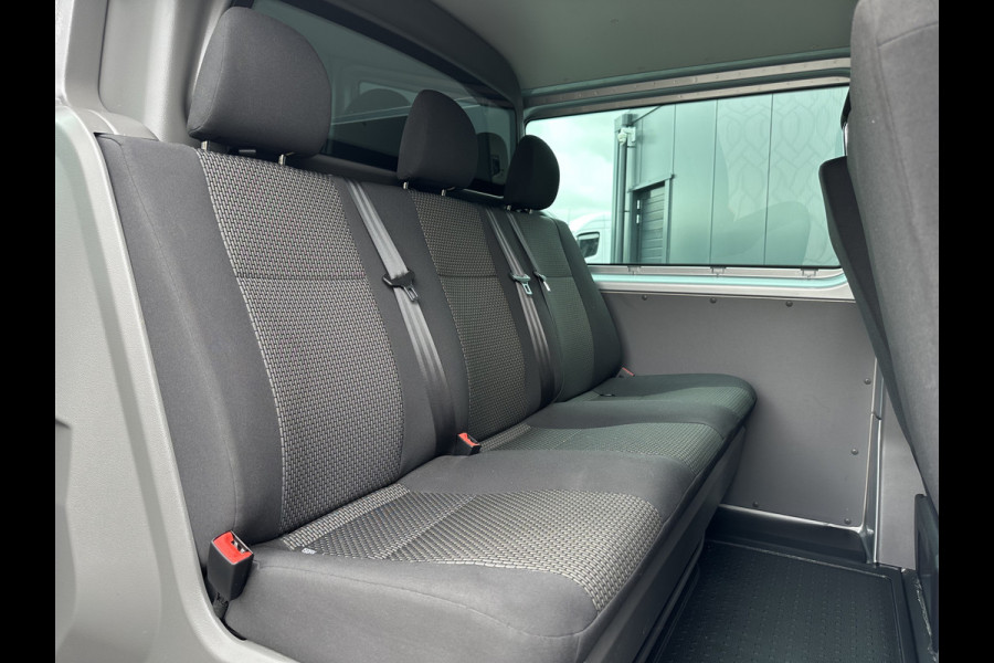 Volkswagen Transporter 2.0 TDI 150 PK DSG AUTOMAAT HIGLINE / ** 19.778 KM ** / DUBBELE CABINE / ADAPTIVE CRUISE / TREKHAAK / 6 PERSOONS