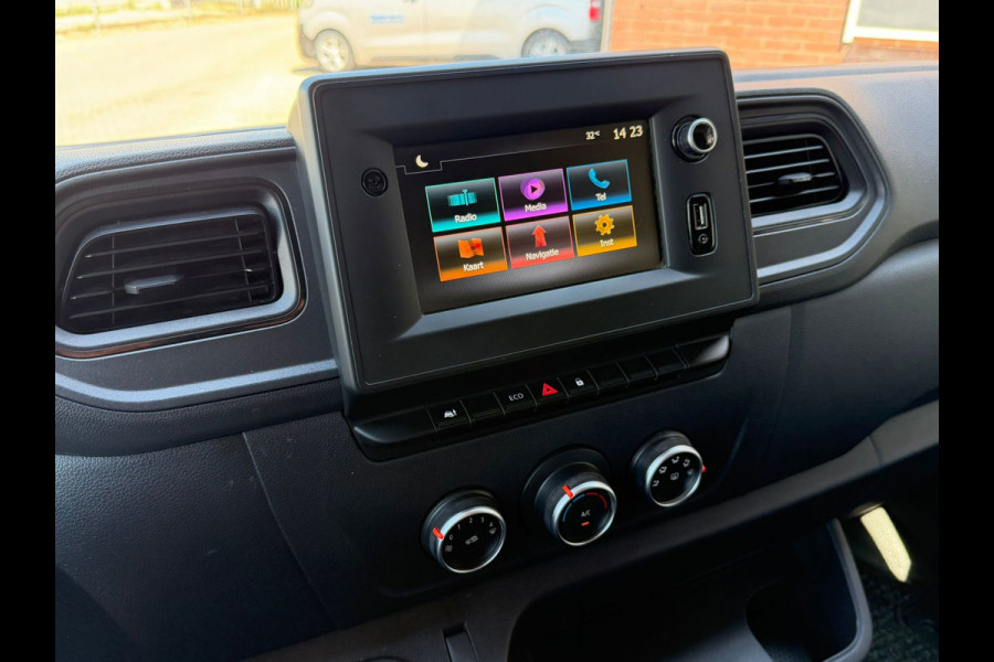 Renault Master T35 2.3 dCi 135PK L2H2 / Trekhaak / App connect / 3 zits