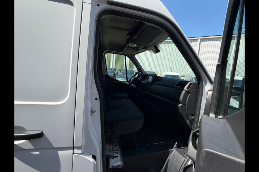 Renault Master T35 2.3 dCi 135PK L2H2 / Trekhaak / App connect / 3 zits