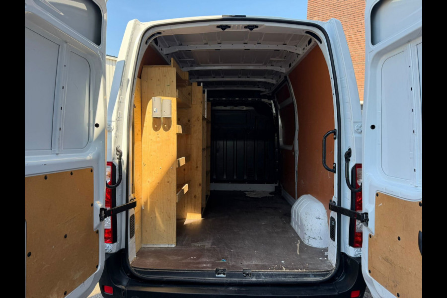 Renault Master T35 2.3 dCi 135PK L2H2 / Trekhaak / App connect / 3 zits