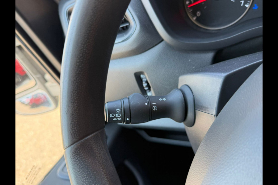 Renault Master T35 2.3 dCi 135PK L2H2 / Trekhaak / App connect / 3 zits
