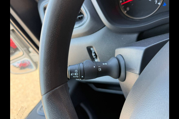 Renault Master T35 2.3 dCi 135PK L2H2 / Trekhaak / App connect / 3 zits