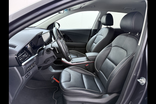 Kia e-Niro 204pk AUT. ExecutiveLine 64kWh SOH 100% Fase 3 Warmtepomp Leder Elek.Stoel+Memory JBL®-Audio Navi Ecc Camera Apple Carplay Andro Stoelverwarming+Koeling Stuurverwarming Lmv Privacy Glas DAB Vess Lane Assist Blind Spot Origineel Nederlandse Auto Dealeronderhouden